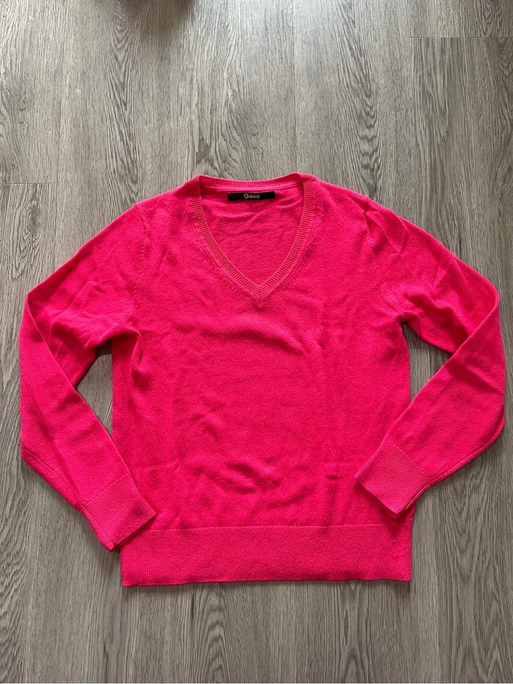 Quince cashmere Women's V-Neck Sweater - Bright Pink XS